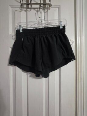 Athleta Hustle 3 inch short